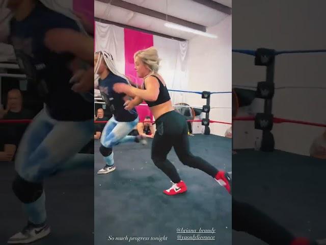 liv morgan & b-fab train in the neidhart family dungeon #livmorgan #bfab #wwe