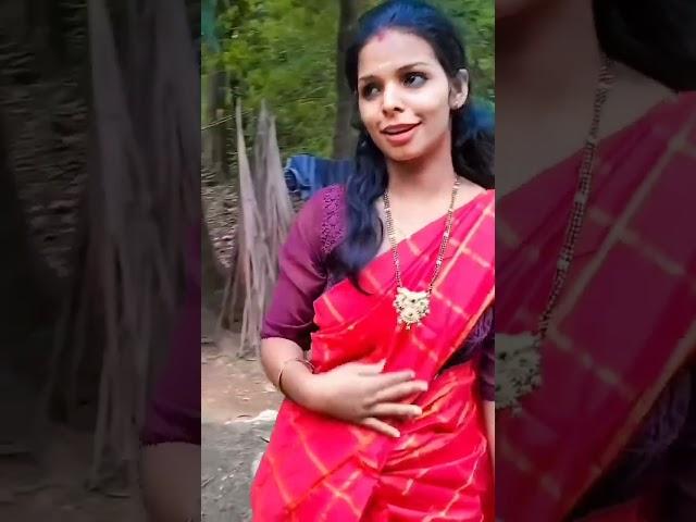 beautiful mallu girl saree navel