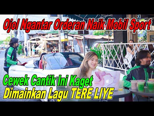 Ojol Ngantar Orderan Naik Mobil SPORT !!! Cewek Cantik Ini Kaget, Dimainkan Lagu TERE LIYE