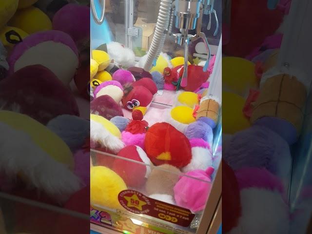 Ловим игрушки, claw machine #shorts