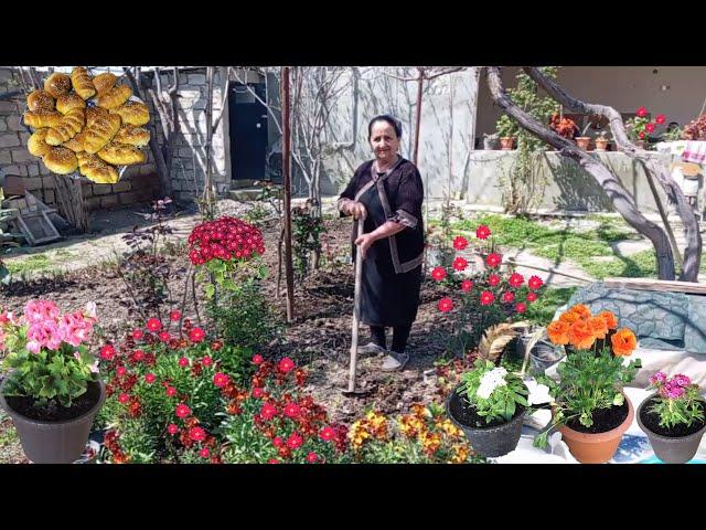 With the arrival of summer, we cleaned our garden and planted flowers that impressed everyone.