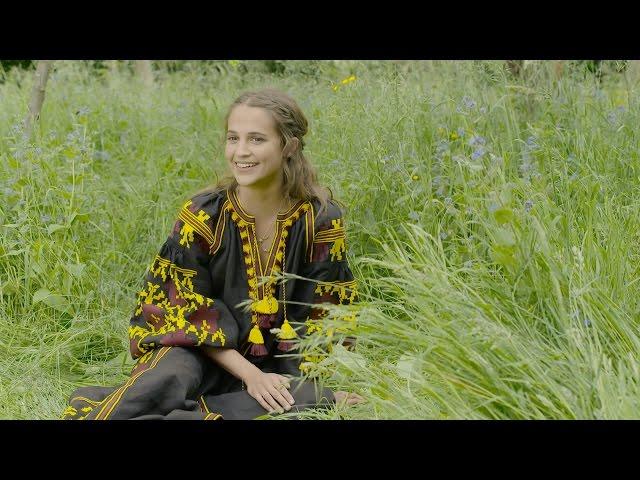 Ex Machina Star Alicia Vikander Talks Embarrassing First Dates  | NET-A-PORTER