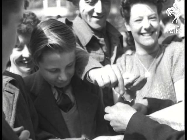 Manchester Factory Workers (1945)