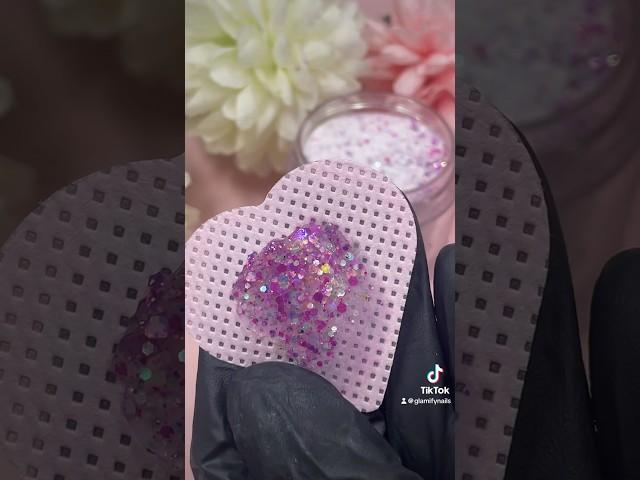 This is what I’m talking about! Love glitter acrylics like this #acrylicnails #nailswatches #nails