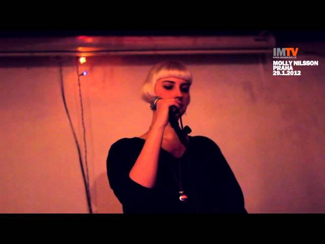 Molly Nilsson "I Hope You Die" (Final Club, Praha, 29.1.2012)