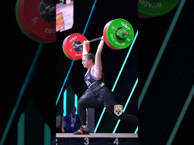 20 y/o Olivia Reeves (71kg ) 142kg /313lbs Junior World Record C&J! #weightlifting #cleanandjerk