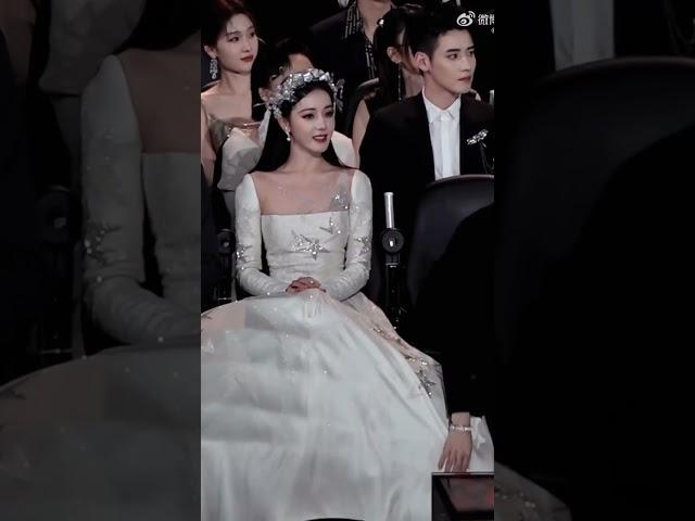 Dilraba between Gongjun & Jackson #dilireba #迪丽热巴 #dilraba #gongjun #jacksonwang  #jackson #迪丽热巴电视剧