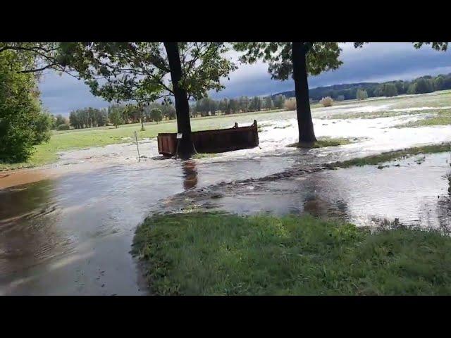 ЧЕХИЯ‍️ У НАС НАВОДНЕНИЕ РЕЧКА ПЕРЕКРЫЛА ДОРОГУ Czech Republic Flood #чехия #наводнение