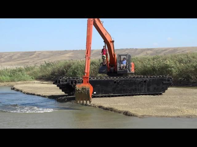 Плавающий экскаватор-амфибия Floating Amphibious Excavator Hitachi