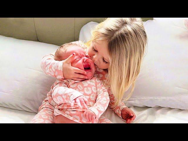 Baby Siblings Meet Newborn for the First Time - Cutest Baby Videos