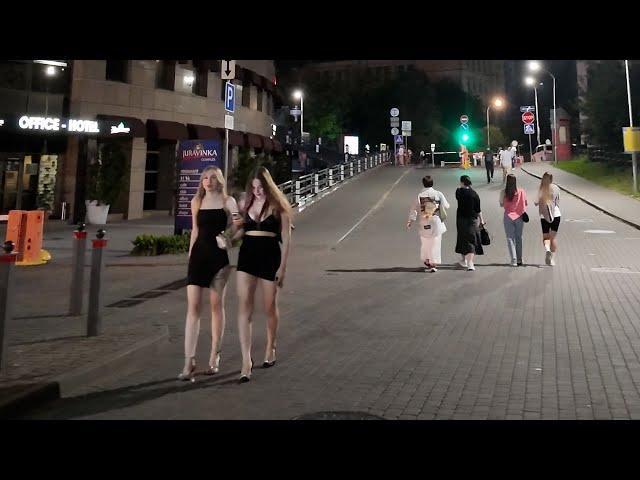 Belarus Nightlife: Walking Minsk at midnight (POV 4K)