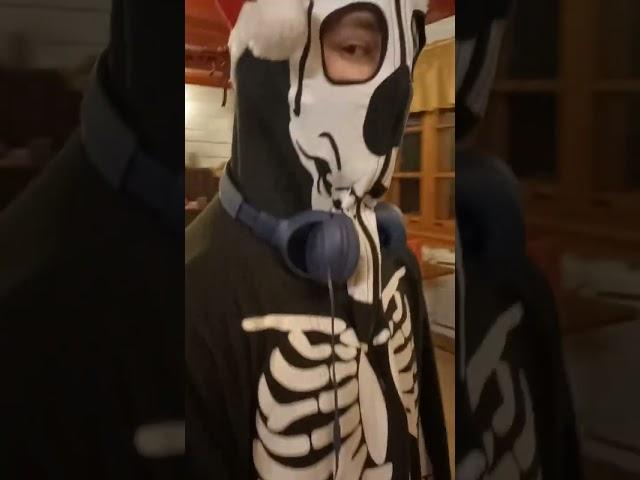Весьма странный дед мороз.