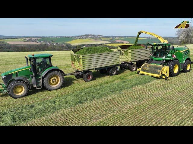 Grasernte 2023  Großeinsatz Grünroggen häckseln Futter für Milchkühe John Deere Häcksler & Traktoren