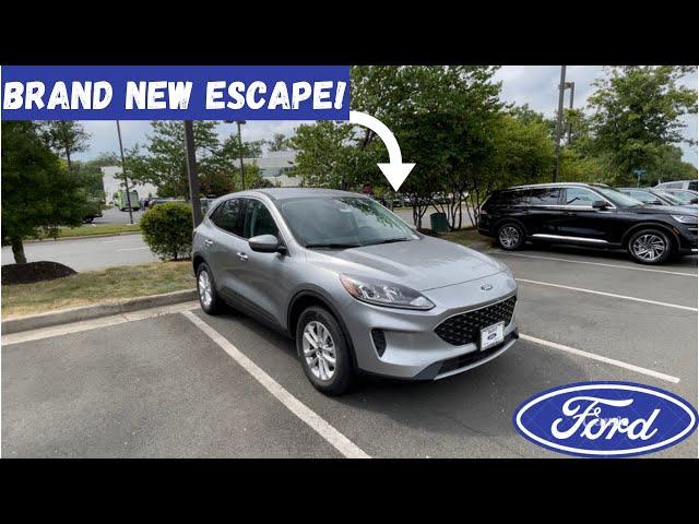 2021 Ford Escape SE | Full Tour, Startup and Walkaround!