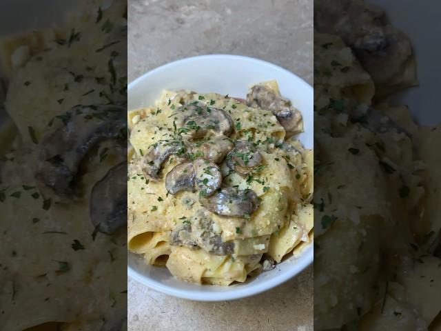 Would you try this creamy pasta? #pasta #alfredo #shorts