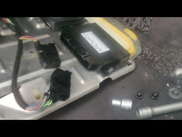 Mercedes-Benz E320 CDI W211 transmission control module location and removal