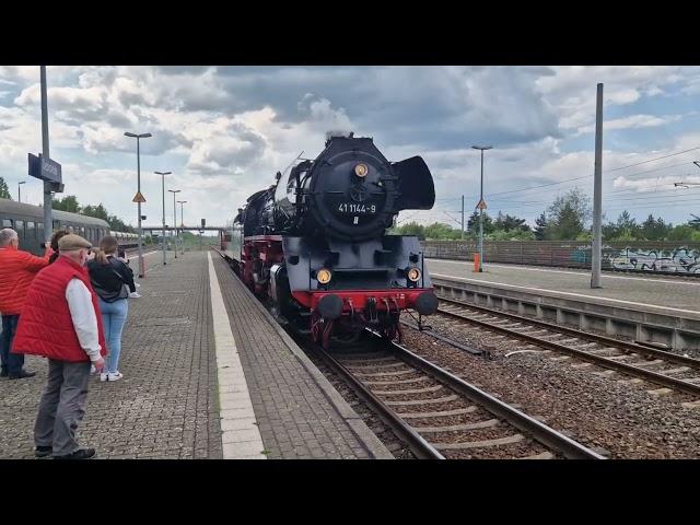 41 1144-9 beim Umsetzen und Rangieren in Oebisfelde