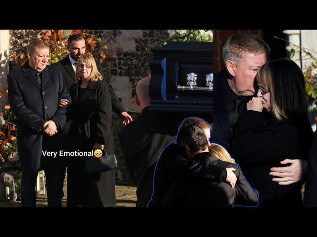 Liam Payne's Parents Break Down & Shed Tears, Full Funeral Service from Outside Former One Direction