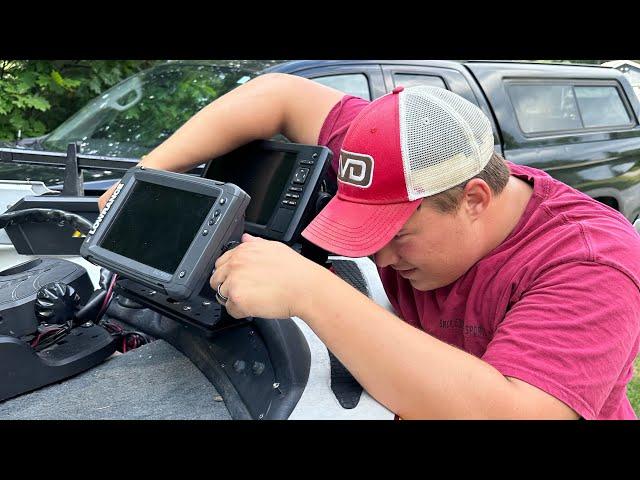 Restoring a 2003 Nitro 929 CDX bass boat. How I made an abandon bass boat into a Tournament boat!