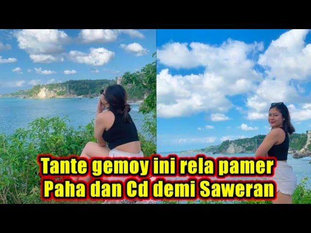 Tante gemoy ini rela pamer  Paha dan Cd demi Saweran