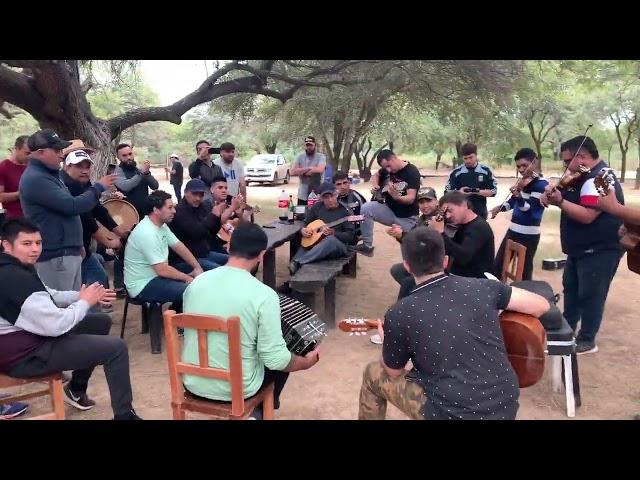 Cristian Herrera, Joaquin Sosa y Lucio rojas, más las Sacha guitarras. Marca Borrada.