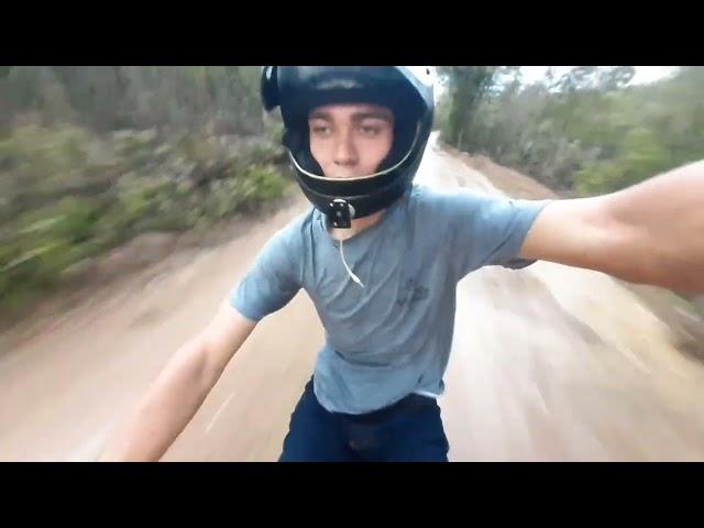 Role De Pop110i Na Estrada De Terra, Com Muita Lama