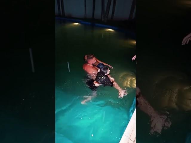 A Aninha Afogou a Júlia na Piscina #shorts