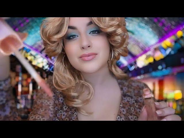 ASMR Deutsch 70s Girl schminkt dich in der Rollschuh Disco 🪩 Make Up Roleplay, Doing your Makeup