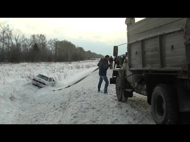 Водители перекрыли Ордынскую трассу, чтобы оказать помощь