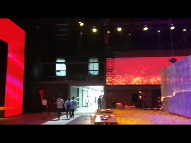 【透過性LEDビジョン 設置事例】