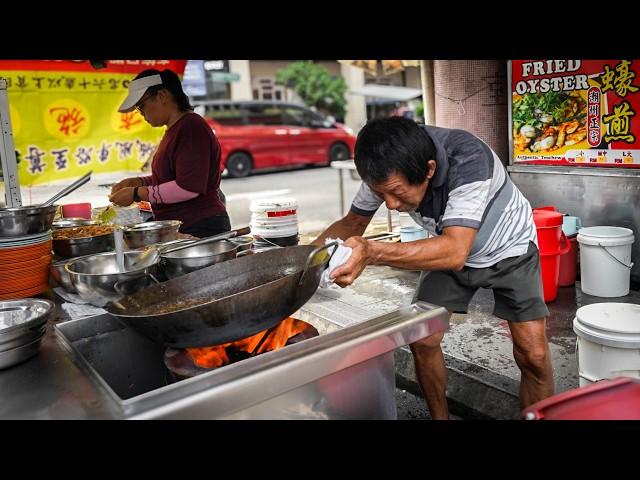 60 Years of Experience Cooking Best Char Kway Teow in Penang !