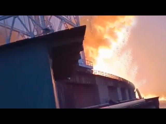 Kh-101 missile strikes at the Dnieper Hydroelectric Power Station in Ukraine