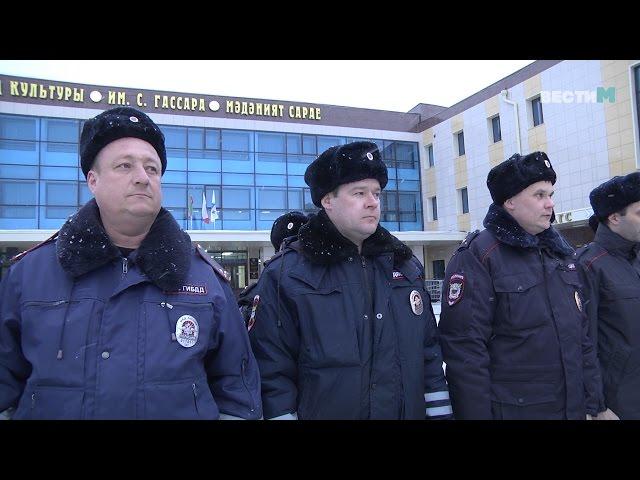 Строевой смотр сотрудников МВД Менделеевского района