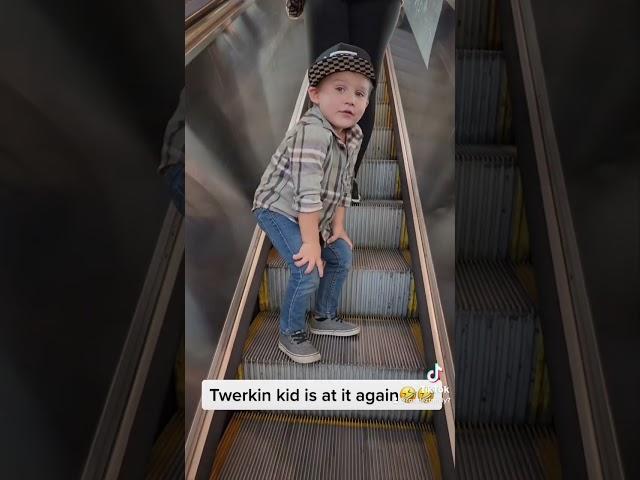 He’s at it again #twerk #dancing #partyboy #funny #toddlers