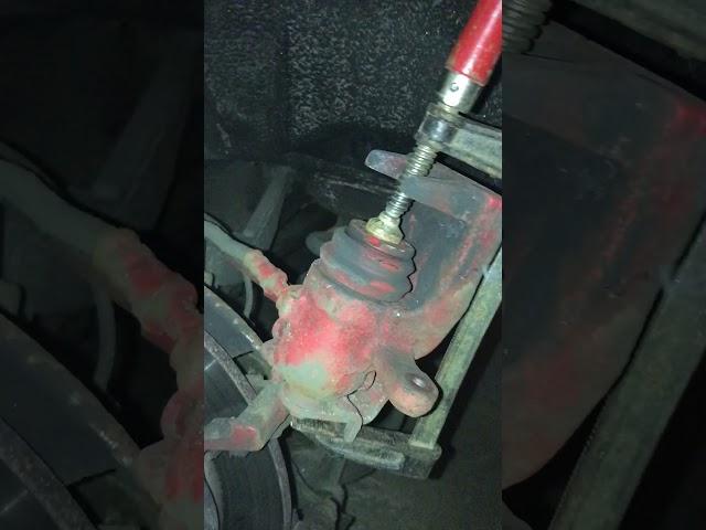 Меняем колодки задние Мондео 4 часть 2
