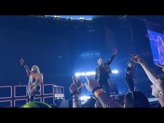 Avril Lavigne ft. Simple Plan + girlfriends: All The Small Things [Live 4K] (Minneapolis 9/12/2024)