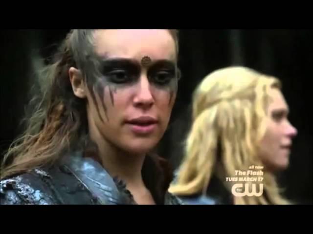 Clarke and Lexa's Kiss Ends With Betrayal