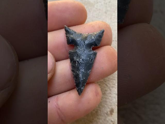 Making a Bird Point #flintknapping #primitivetechnology #survival #arrowhead #archery #handmade