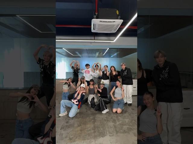 #VXON dancing Pantropiko with #BINI ️️#ppop #dance