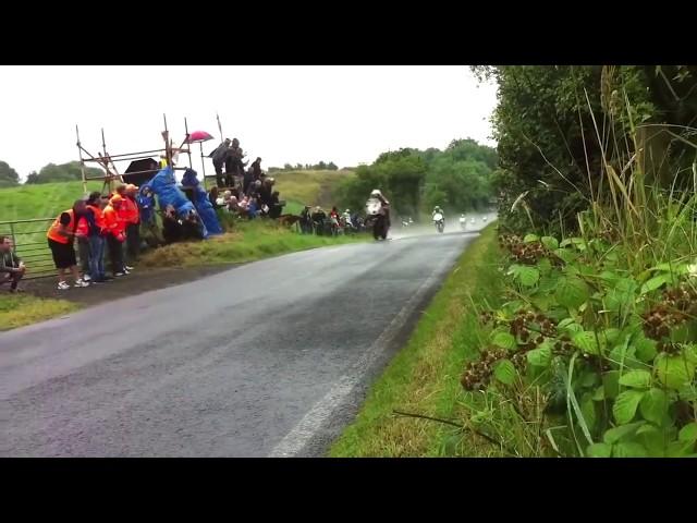 Motos pasando a 300 km x hora en carrera Impresionante!!!!