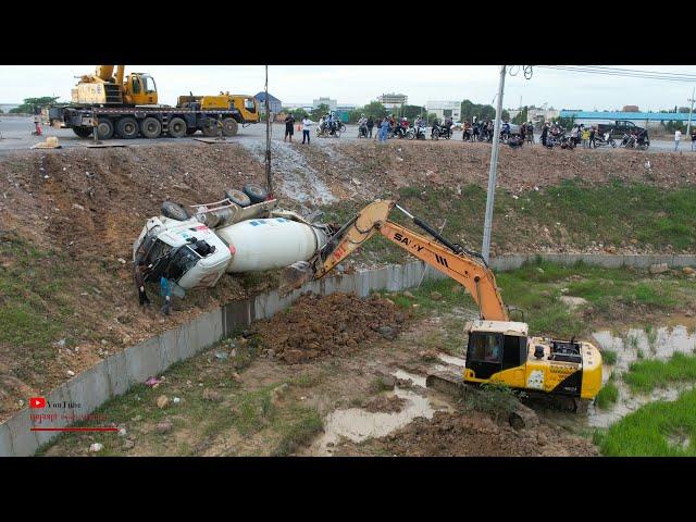 Incredible Heavy Truck Failed Heavy Recovery Excavator Crane Equipment Helping Operators