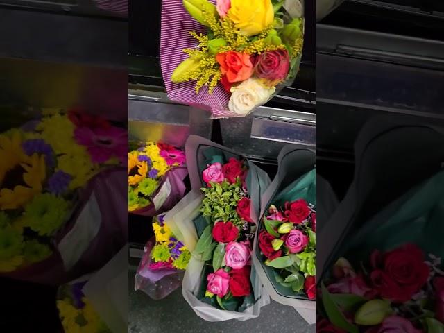 Лондон. Джорайт. Огромные цветы. Орхидеи. Букеты. Продуктовый.London. Huge flowers. Orchids. Grocery