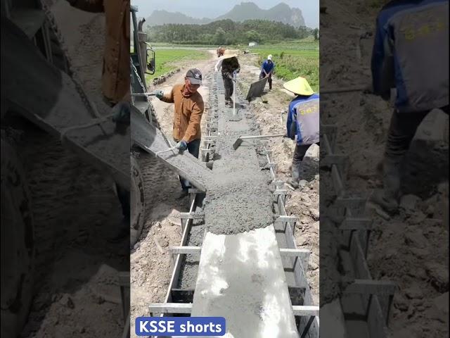 A simple tips of drainage channels construction and concrete pouring#feed #building #construction