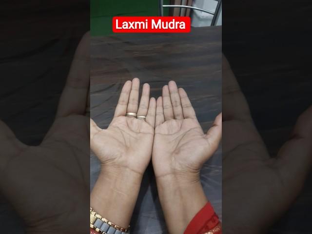 Attract money Do Laxmi mudra पैसे के मार्ग को खोलने के लिए लक्ष्मी मुद्रा को करें ! #ytshorts#mudra