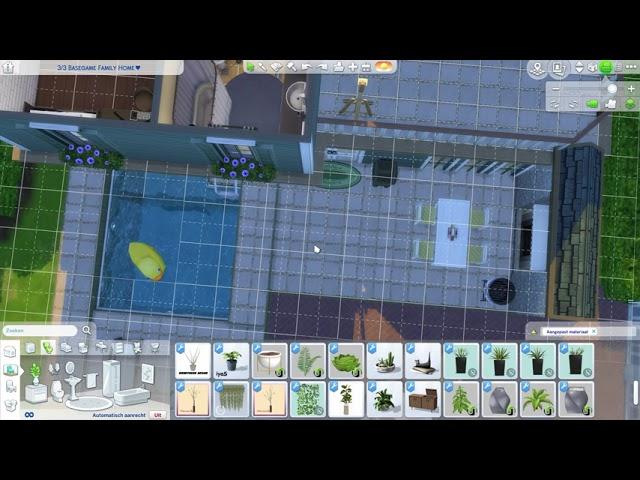 my friend singing a song in low quality but im playing sims