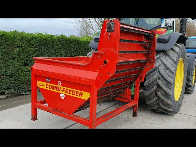 Rekord Combi-Feeder bale unroller