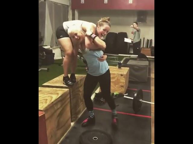 #liftcarry | light girl lift and carry heavy girl easily| #liftcarry #stronggirl