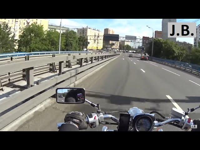 Biker breaks through Moscow Andropov highway