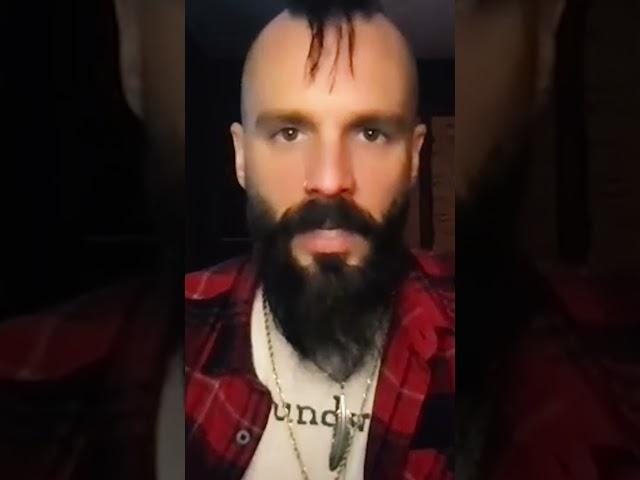 What can you find on Jesse Leach's vinyl collection?