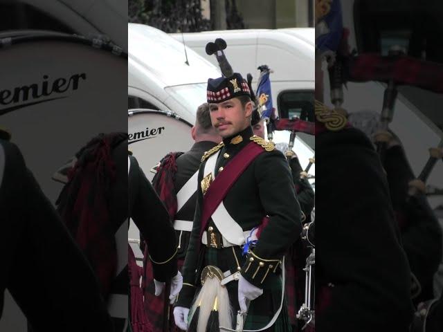 2 SCOTS - Pipes, Drums & Bugles outside Holyrood Palace  #2SCOTS